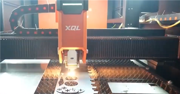 中国激光设备被外商抢购 市场规模占全球超50%